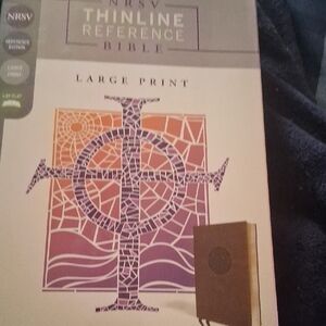 NRSV Thinline Reference Bible Large Print